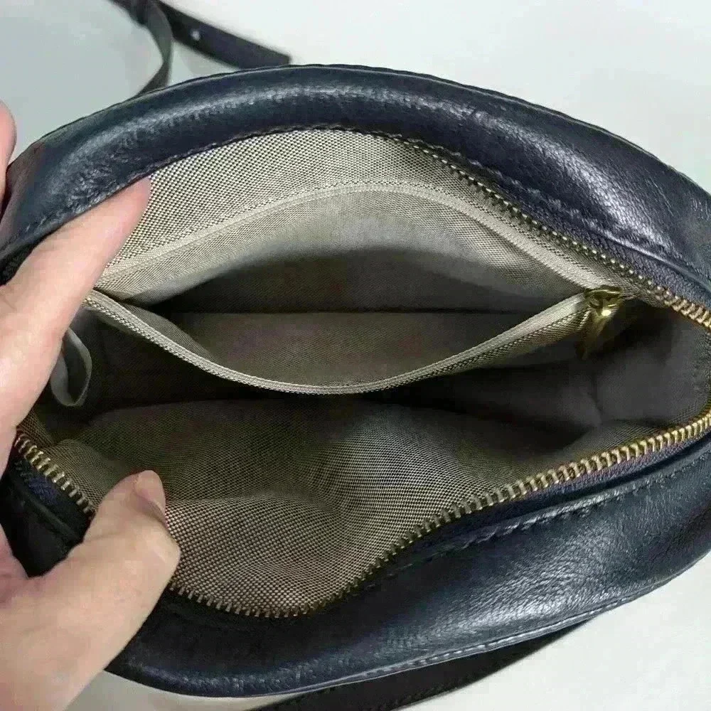Fossil Chelsea Navy Rainbow Striped Leather Crossbody Bag Purse.